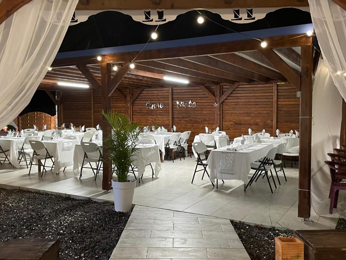 Aparthotel Les Créolines Sainte-Luce Esterno foto