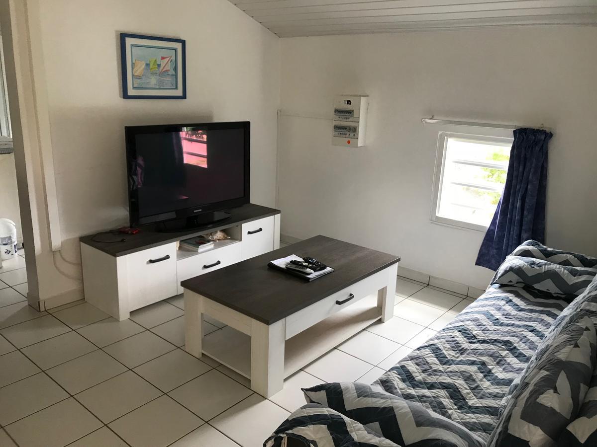 Aparthotel Les Créolines Sainte-Luce Esterno foto