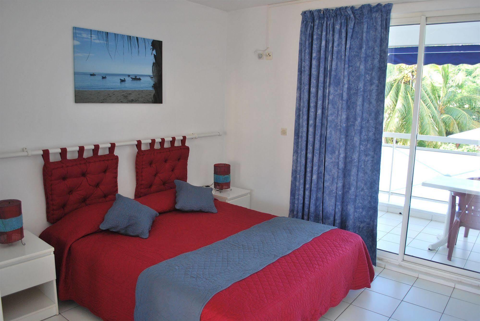 Aparthotel Les Créolines Sainte-Luce Esterno foto